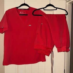 Women’s Figs Hibiscus Pride Scrub Set